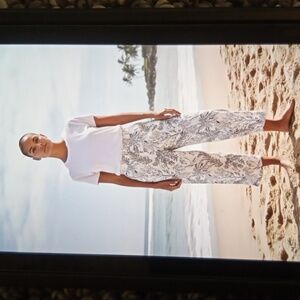 Tahari Linen Crop Pants Womens Large Black Floral Pull On Wide Leg Vacation